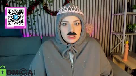 Snapshot of mia_r0ss chatting on 01.09.26 Mia online show from 01.09.26