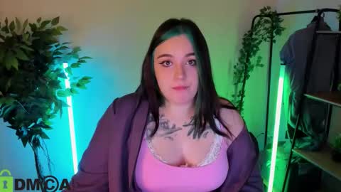 Snapshot of mia_r0ss chatting on 03.04.26 Mia online show from 03.04.26