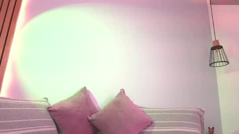 Mia Reeves online show from 03.18.26