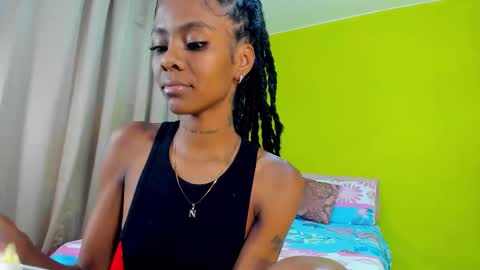 Mia online show from 10.14.25