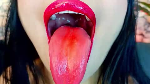 Mia online show from 11.12.25