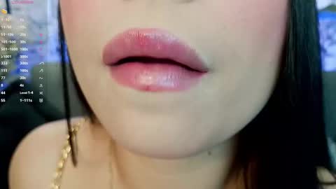 Mia online show from 12.04.25