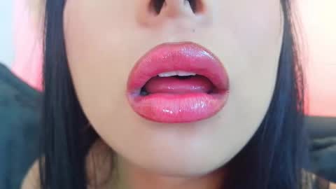 Mia online show from 03.23.26