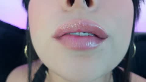 Snapshot of mia_roux1 chatting on 05.14.26 Mia online show from 05.14.26