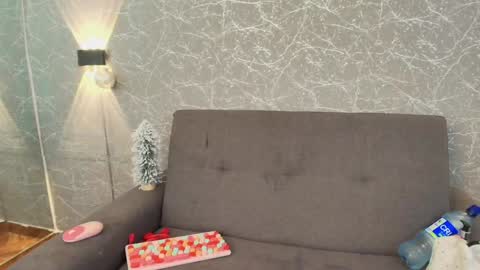 Snapshot of mia_roux13 chatting on 12.30.24 Mia Roux online show from 12.30.24