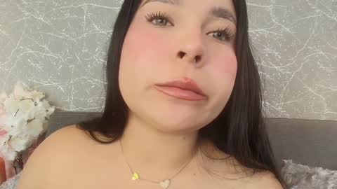 Snapshot of mia_roux13 chatting on 01.10.25 Mia Roux online show from 01.10.25