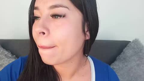 Snapshot of mia_roux13 chatting on 09.15.25 Mia Roux online show from 09.15.25