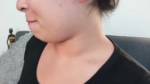 Snapshot of mia_roux13 chatting on 09.25.25 Mia Roux online show from 09.25.25