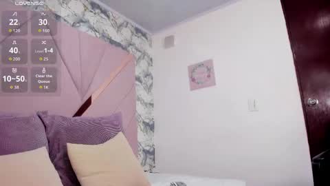 Snapshot of mia_rouxx1 chatting on 04.29.26 Mia online show from 04.29.26