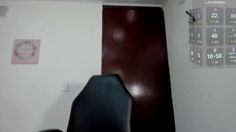 Snapshot of mia_rouxx1 chatting on 05.14.26 Mia online show from 05.14.26