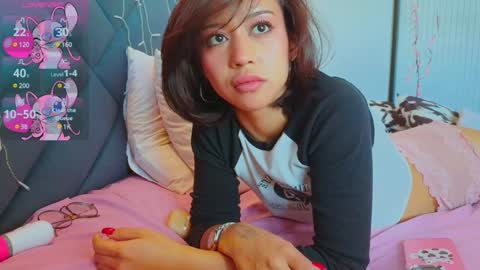 Snapshot of mia_sirenia chatting on 01.24.25 Mia online show from 01.24.25