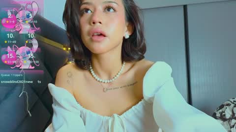 Snapshot of mia_sirenia chatting on 02.06.25 Mia online show from 02.06.25