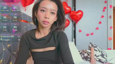 Snapshot of mia_sirenia chatting on 02.14.25 Mia online show from 02.14.25