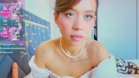 Snapshot of mia_sirenia chatting on 03.10.25 Mia online show from 03.10.25