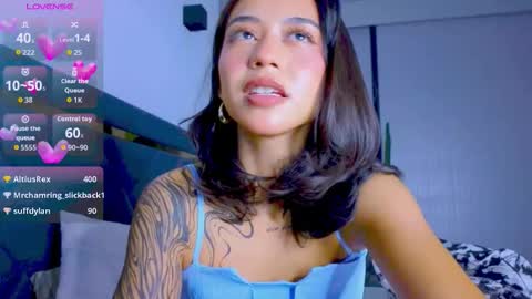 Snapshot of mia_sirenia chatting on 09.20.25 Mia online show from 09.20.25
