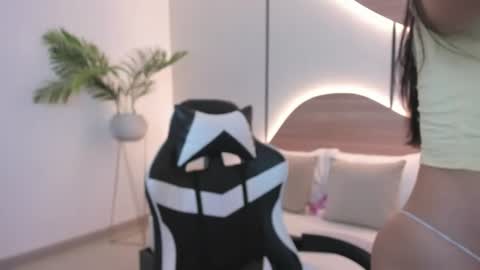 Snapshot of mia_slora chatting on 06.25.26 M I A online show from 06.25.26