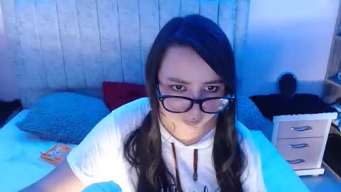 Snapshot of mia_smithl chatting on 12.30.24 mia_smithl online show from 12.30.24
