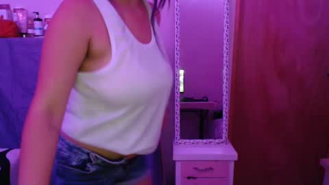 Snapshot of mia_smithl chatting on 02.20.25 mia_smithl online show from 02.20.25