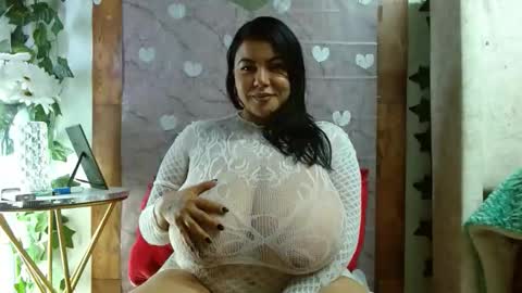 Snapshot of mia_squirt_big chatting on 04.24.26 Mia squirt big INDEPENDENT MODEL...ONLYFANS online show from 04.24.26