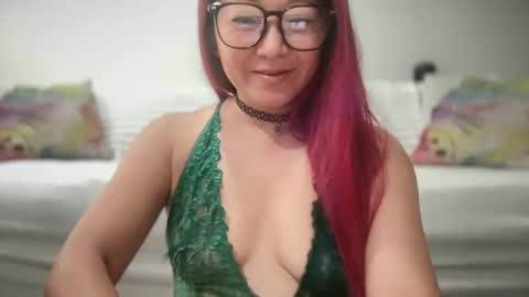 Snapshot of mia_temptress chatting on 09.27.25 Mia online show from 09.27.25