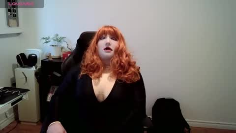 Snapshot of mia_the_doll chatting on 05.14.26 Mia the Doll online show from 05.14.26