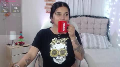 Mia  online show from 12.21.25