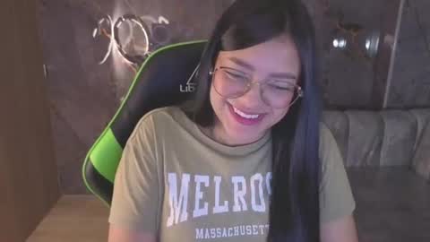 Snapshot of mia_velvet_cn chatting on 06.19.26 mia_velvet_cn online show from 06.19.26