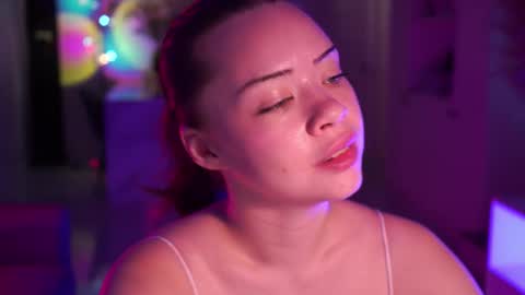 VixenMia online show from 02.25.26