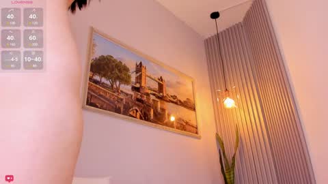 Mia White  online show from 12.09.24