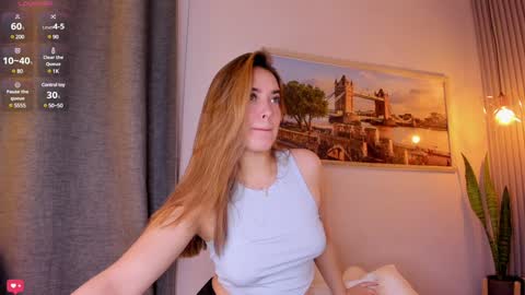 Mia White  online show from 01.06.25