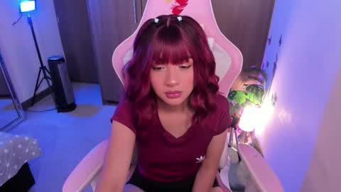 mia  nicolle online show from 11.28.25