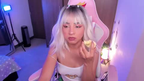 mia  nicolle online show from 01.10.26