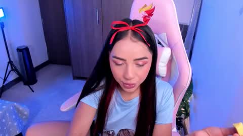 Snapshot of miaa_06 chatting on 02.14.26 mia nicolle online show from 02.14.26