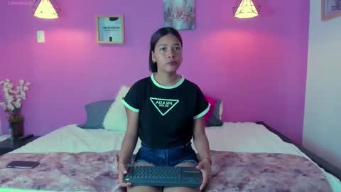 Snapshot of miaa_coleman_ chatting on 11.04.25 Mia Coleman online show from 11.04.25