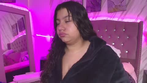 Snapshot of miaa_smiith1 chatting on 12.04.24 miaa_smiith1 online show from 12.04.24