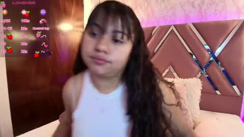 Snapshot of miaa_smiith1 chatting on 01.28.25 miaa_smiith1 online show from 01.28.25