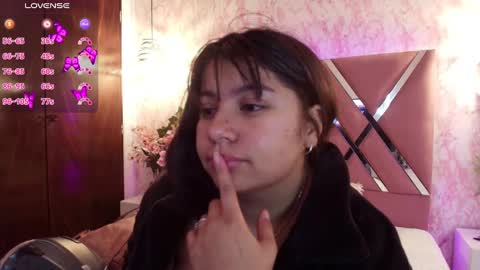 Snapshot of miaa_smiith1 chatting on 02.26.25 miaa_smiith1 online show from 02.26.25