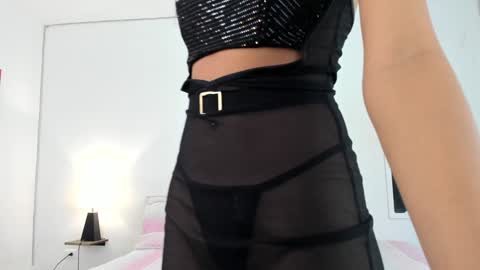 Snapshot of miaa_z chatting on 12.12.24 Miaa online show from 12.12.24