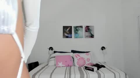 Snapshot of miaa_z chatting on 01.31.25 Miaa online show from 01.31.25