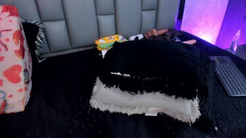 Mia online show from 01.08.25