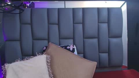 Mia online show from 11.08.25