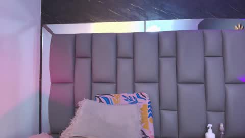 Mia online show from 11.20.25