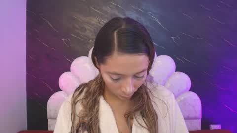 Mia online show from 04.07.26