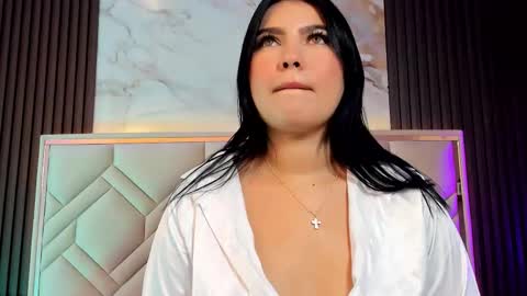 Snapshot of miaafarrel chatting on 09.13.25 Miaa Farrel online show from 09.13.25