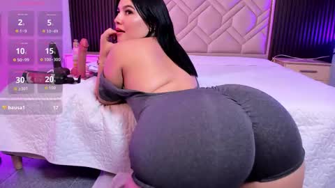 Snapshot of miaafarrel chatting on 09.14.25 Miaa Farrel online show from 09.14.25