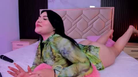 Miaa Farrel online show from 11.29.25