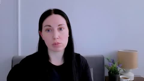 Snapshot of miaalluring chatting on 04.04.26 Mia online show from 04.04.26