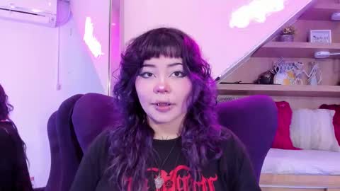 Mia online show from 11.05.25