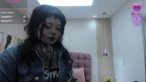 Mia online show from 03.12.26
