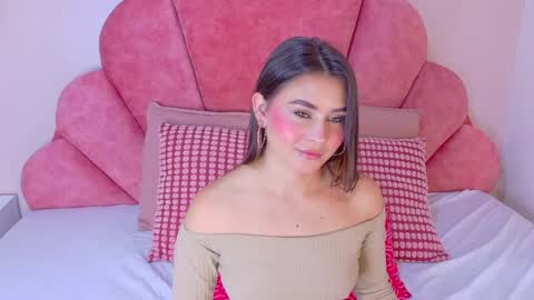 Snapshot of miaanderson__ chatting on 04.21.26 miaanderson__ online show from 04.21.26